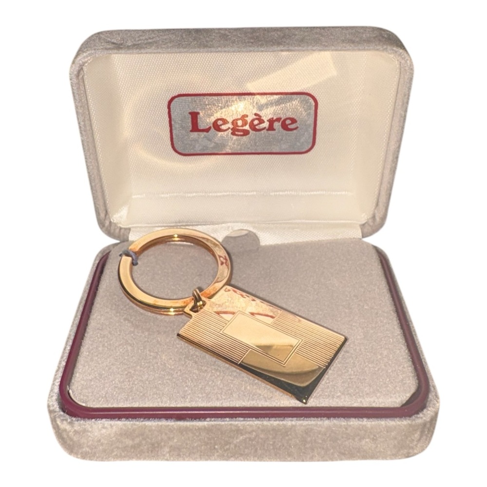 Legère Gold Tone Rectangular Key Ring Vintage Gift Jewelry Boxed NOS J40